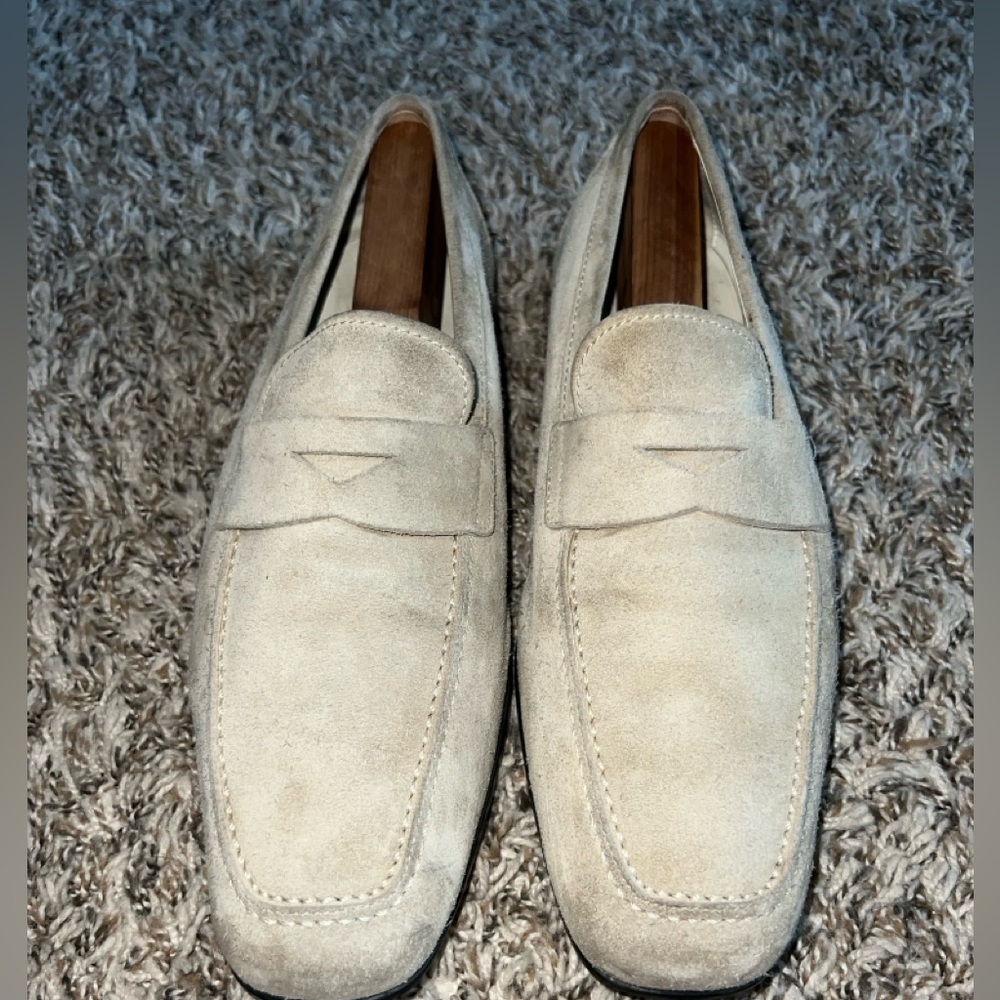 Tod’s cream suede loafers. men’s sz 8